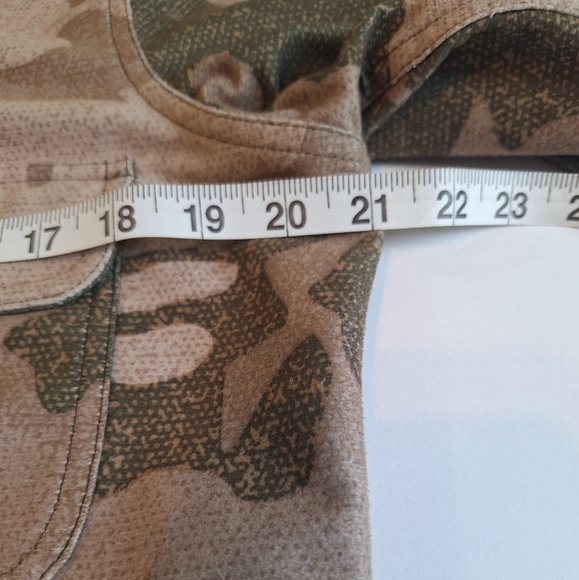 Cabela's Outdoor Gear Womens Medium Button Down Shirt Camo Hunting Military - Picture 13 of 15